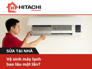 thợ rút tấm lưới lọc bám bụi khỏi dàn lạnh máy lạnh treo tường đã mở mặt nạ — bài vệ sinh máy lạnh bao lâu một lần
