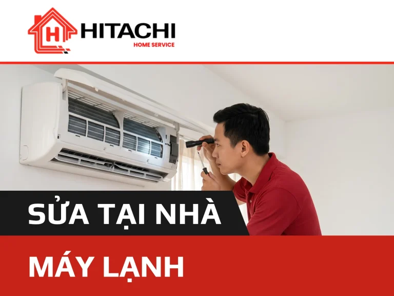 thợ soi đèn pin và cầm tua vít kiểm tra dàn lạnh treo tường đã mở nắp — dịch vụ sửa máy lạnh tại nhà